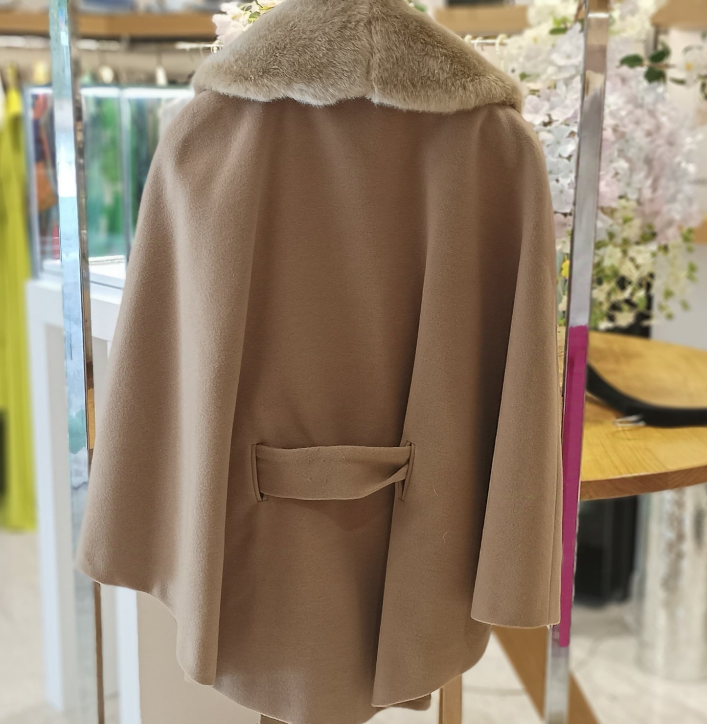 Federica Lanari Cape