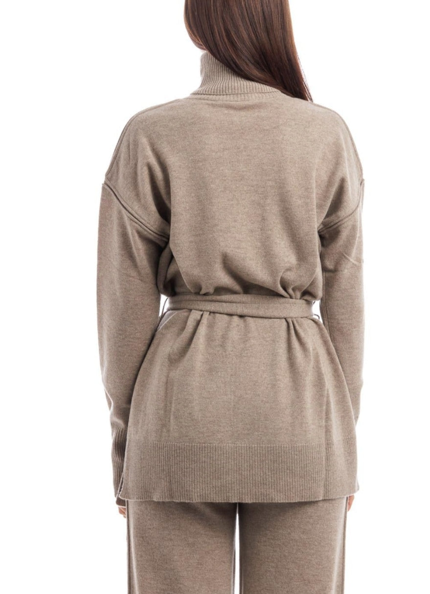 maglia lunga con collo alto e cintura beatrice .b
