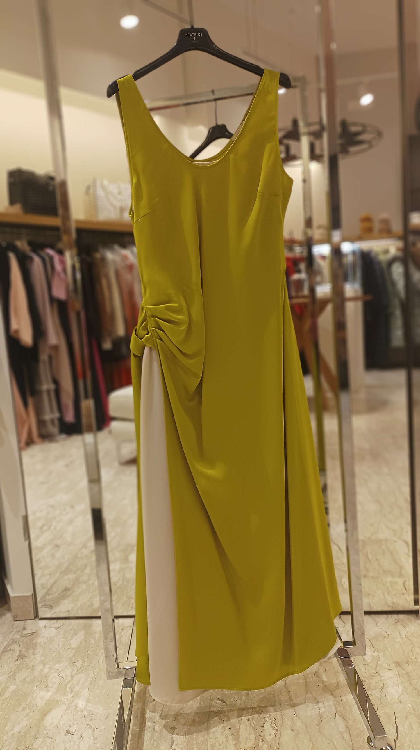 Abito con spacco maxi e fiocco laterale beatrice .b
