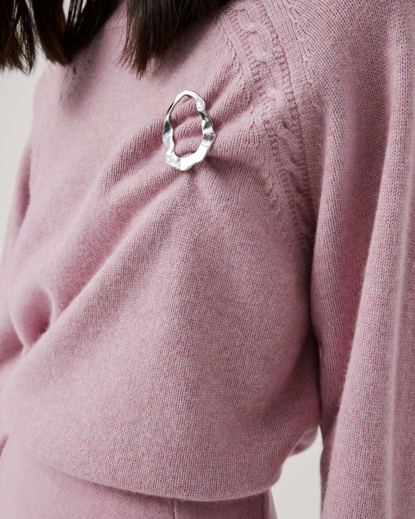 maglione con trecce su giromanica beatrice .b