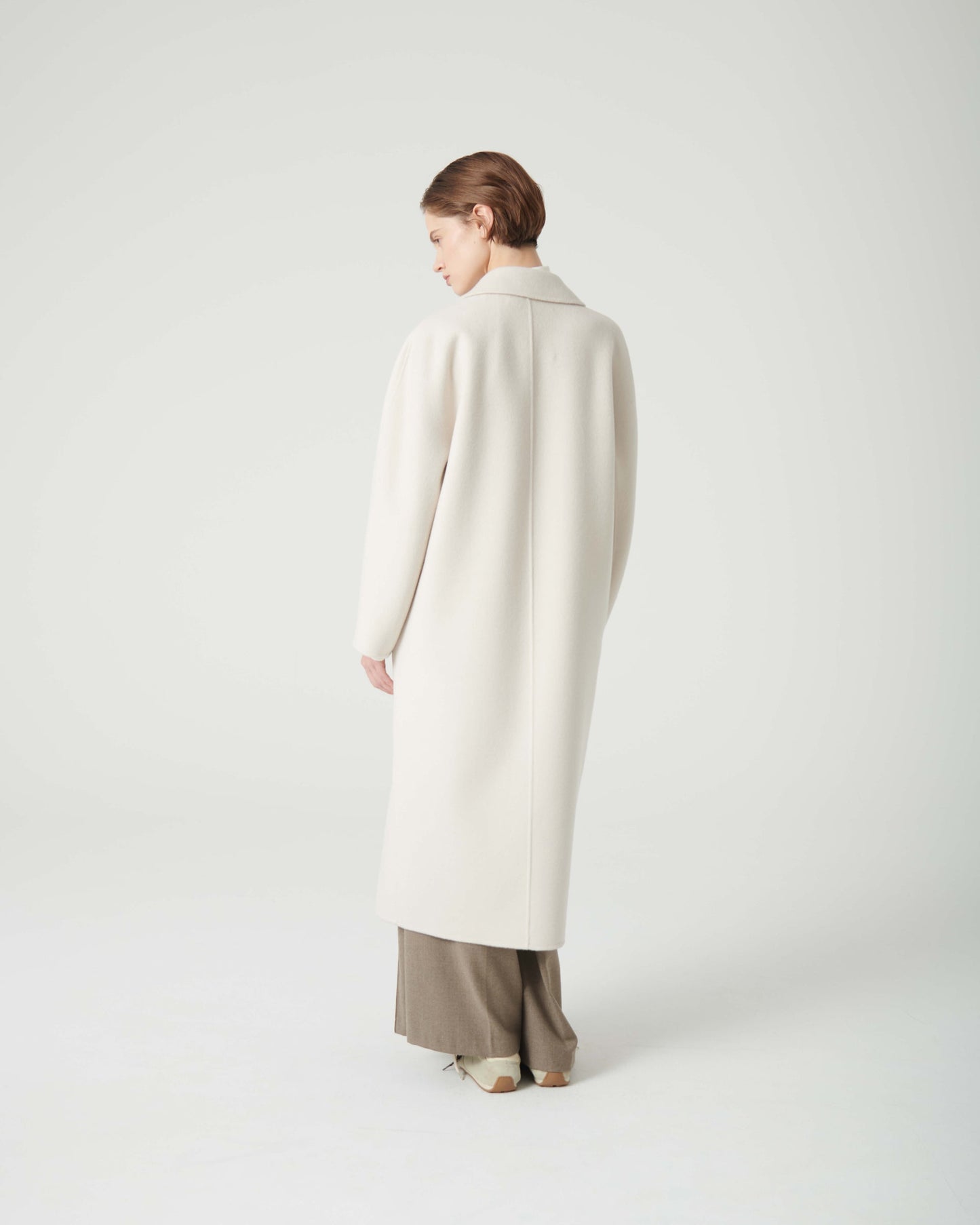 Cappotto lungo doppiopetto in misto cachemire beatrice .b